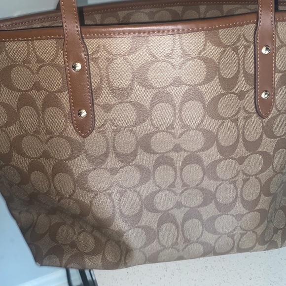 Coach tote with matching wallet - Picture 3 of 3